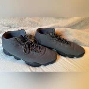 Sz 11.5 Nike Air Jordans